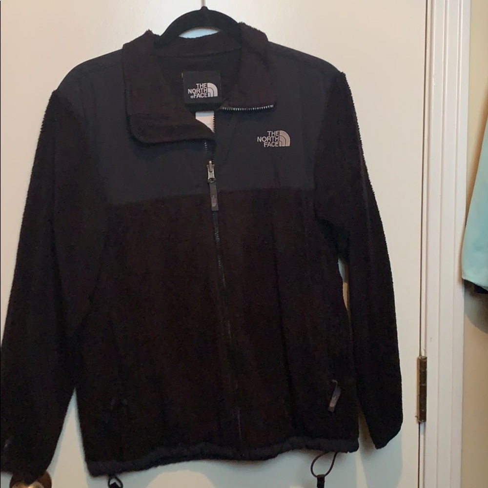 Black fuzzy north face Denali jacket